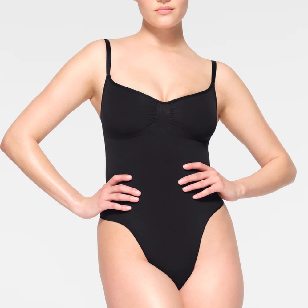 NWOB Skims Seamless sculpt bodysuit